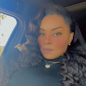 Meet your Posher, Latosha